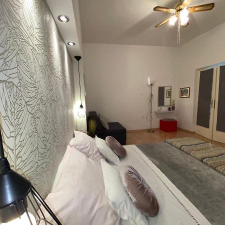 Apartment Sara Trogir Ngoại thất bức ảnh