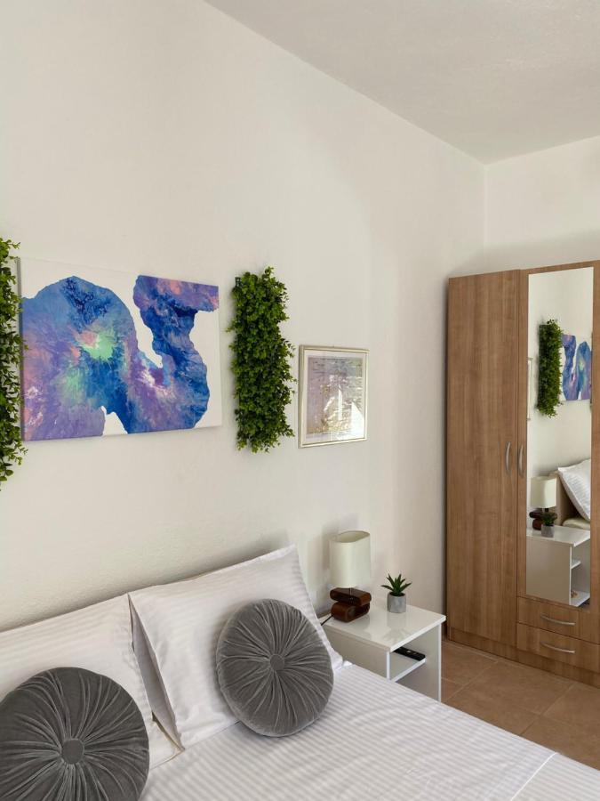 Apartment Sara Trogir Ngoại thất bức ảnh