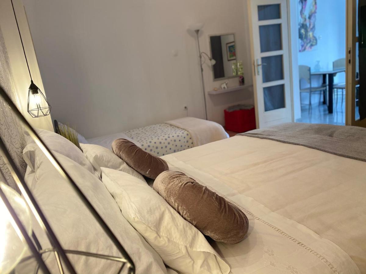 Apartment Sara Trogir Ngoại thất bức ảnh