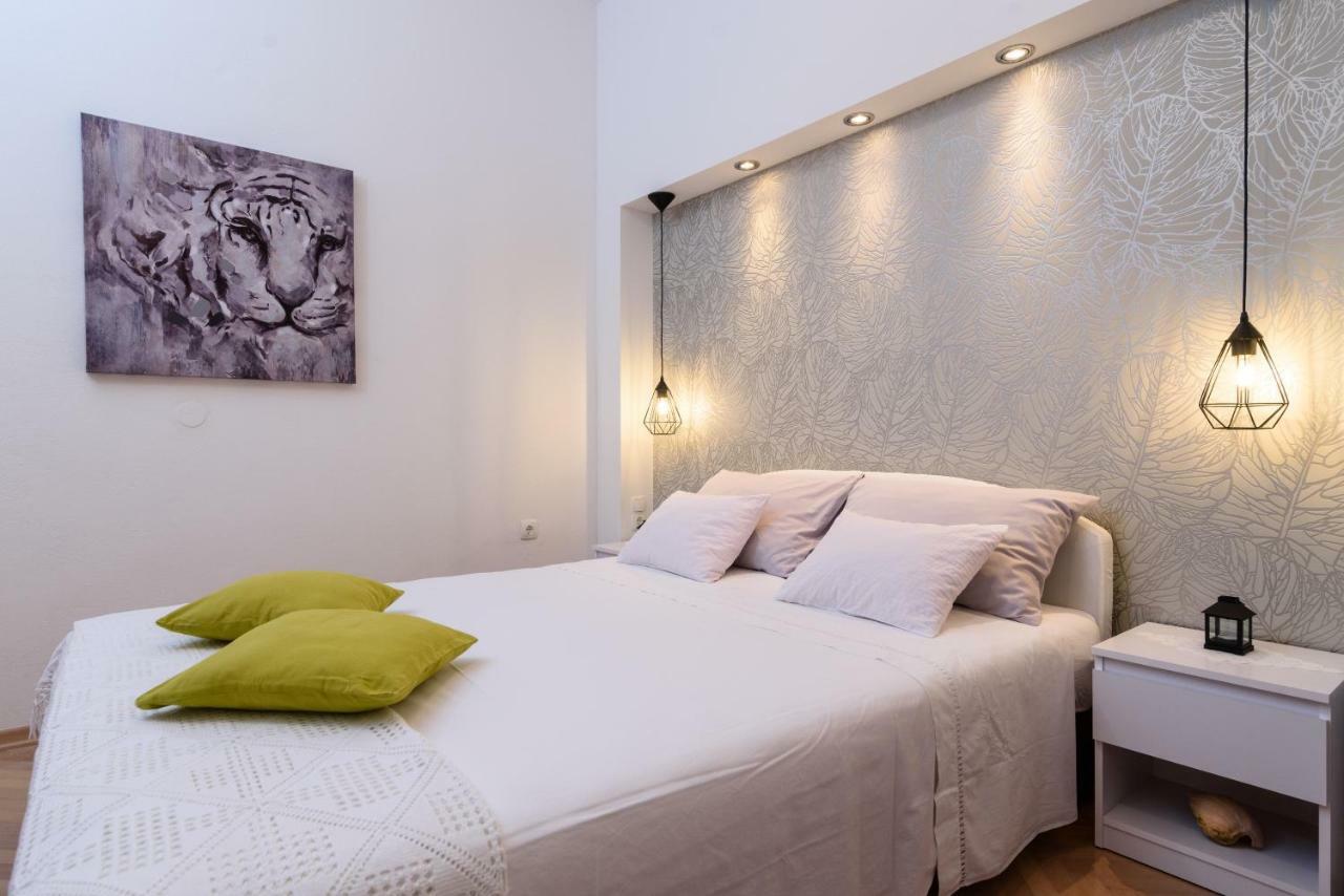 Apartment Sara Trogir Ngoại thất bức ảnh